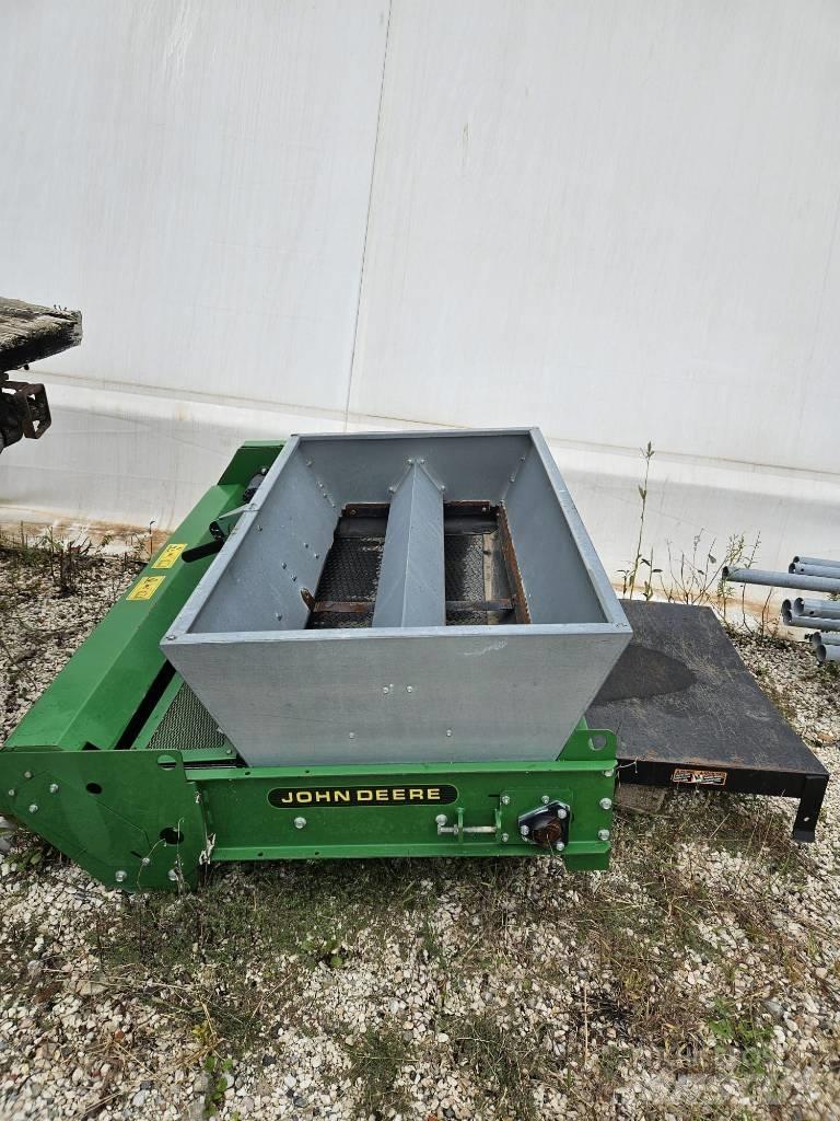 John Deere TD 100 Διαστρωτήρες