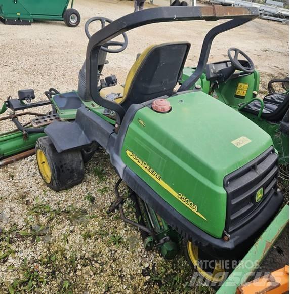 John Deere 2500 A Χορτοκοπτικά γηπέδων με γκαζόν