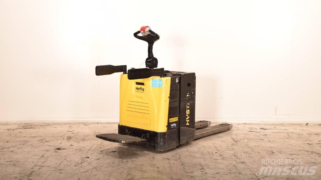 Hyster P 2.0 S Χειροκίνητο περονοφόρο ανυψωτικό με πλατφόρμα