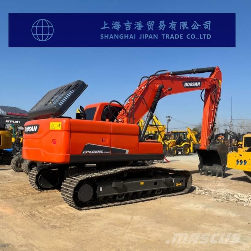 Doosan DX 225 Εκσκαφείς με ερπύστριες