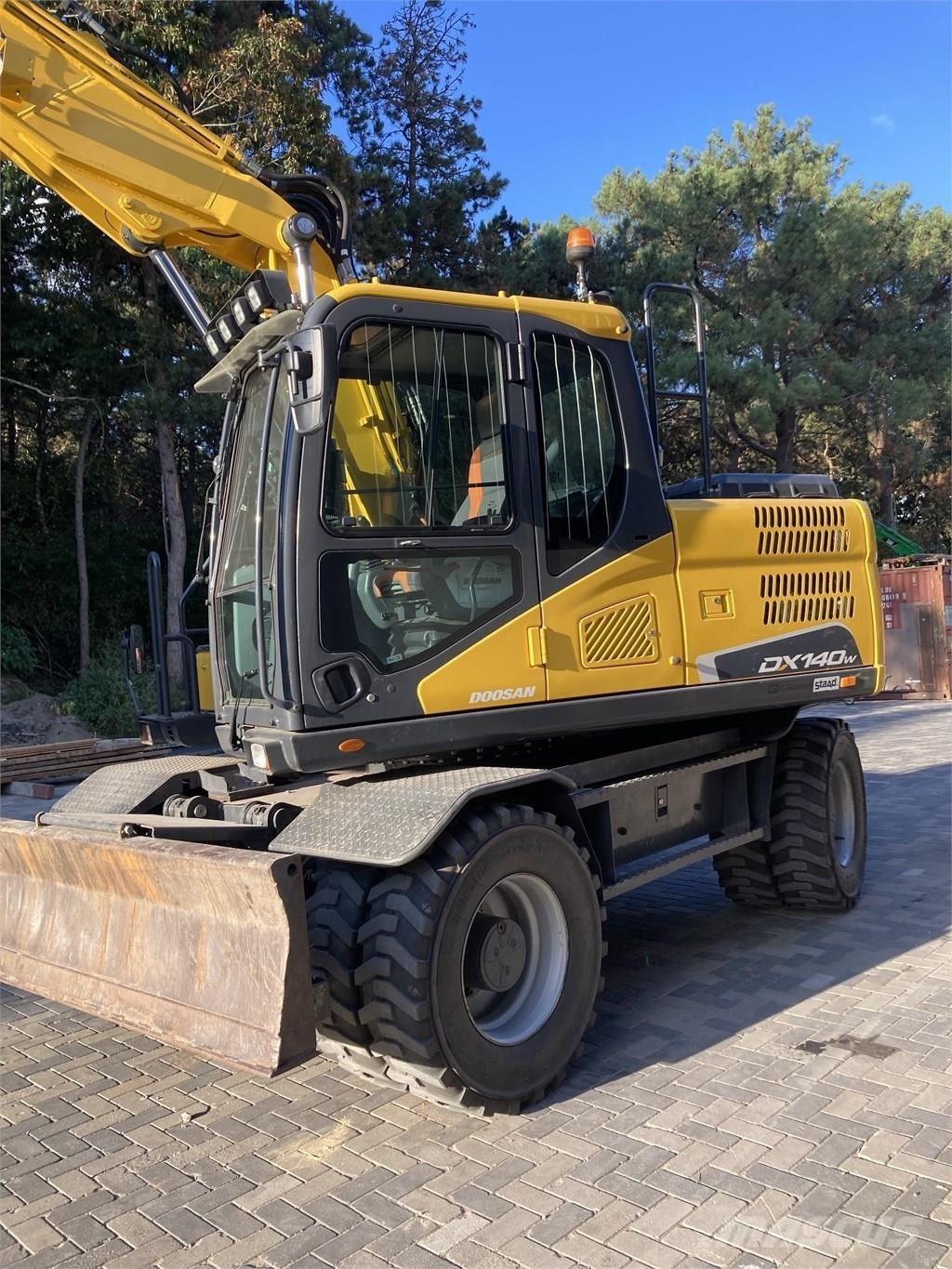 Doosan DX140W-5 Εκσκαφείς με τροχούς - λάστιχα
