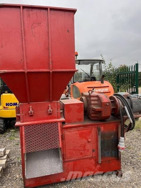 MG 220XL Εξοπλισμός διαλογής αποβλήτων