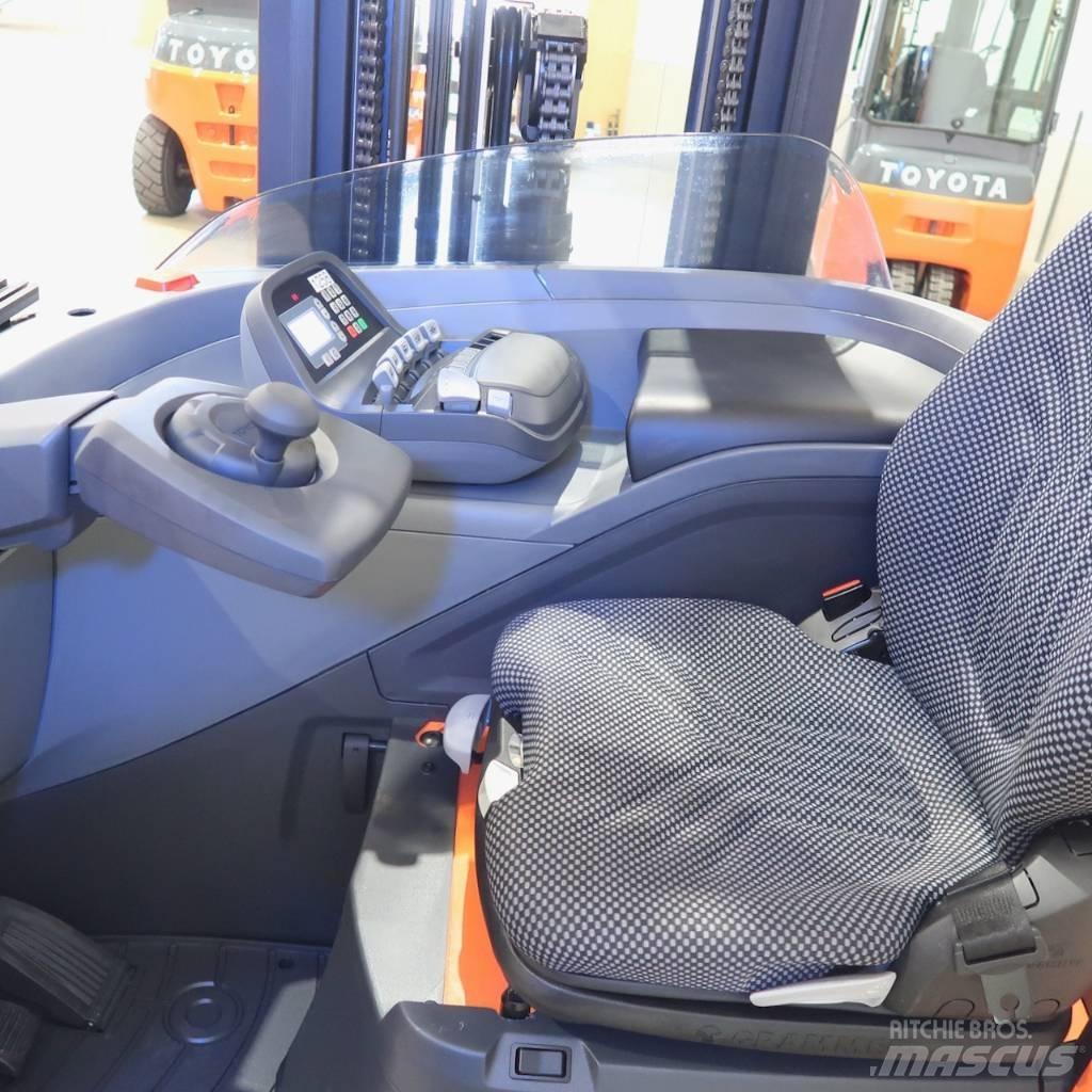 Toyota RRE160H Ανυψωτικά στενών δρόμων