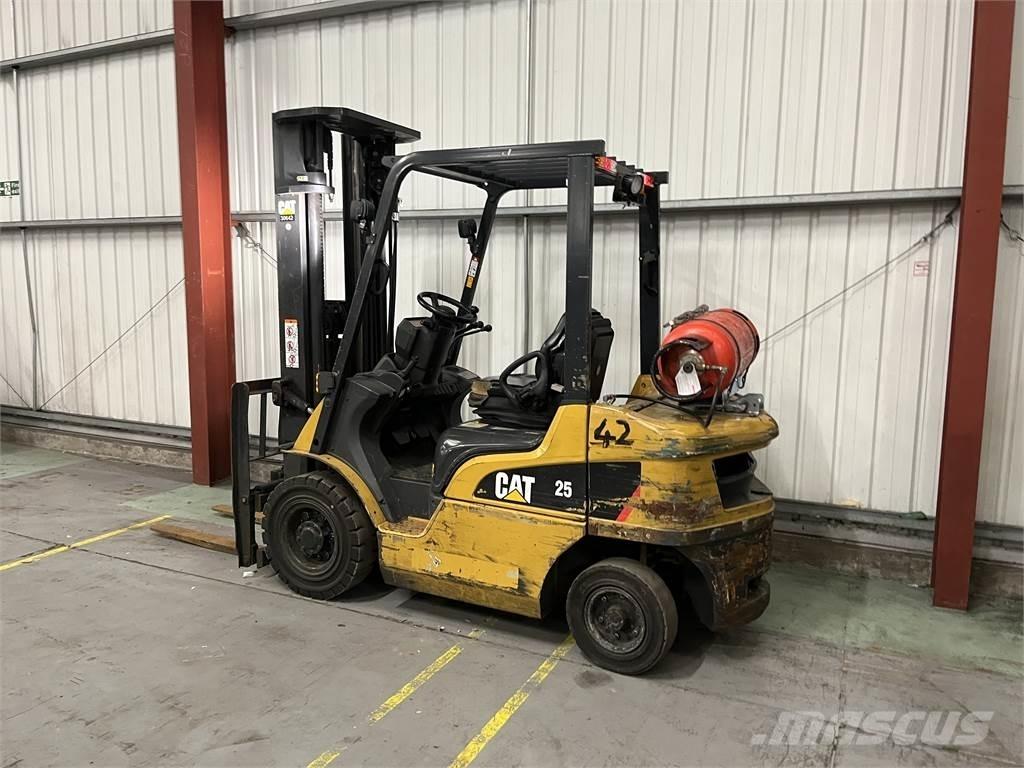 CAT GP25NT Περονοφόρα ανυψωτικά κλαρκ με φυσικό αέριο LPG