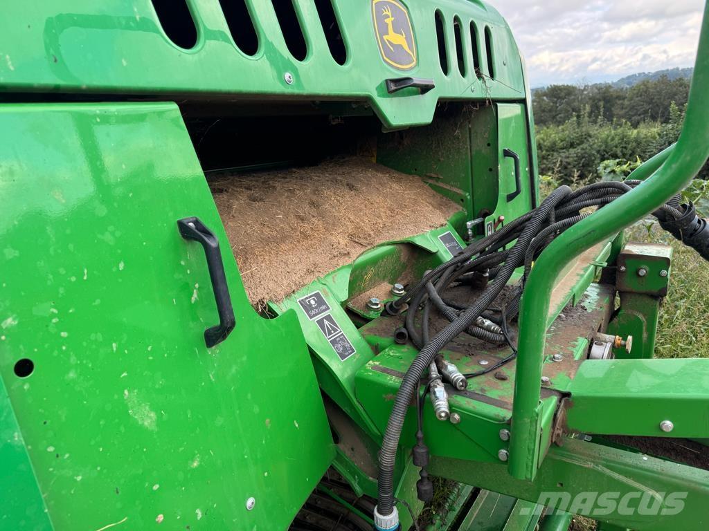 John Deere F441M Πρέσες κυλινδρικών δεμάτων