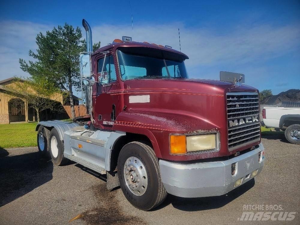 Mack CH613 Τράκτορες