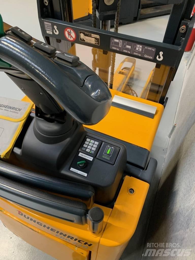 Jungheinrich ERD 220 Παλετοφόρα πεζού χειριστή με ιστό