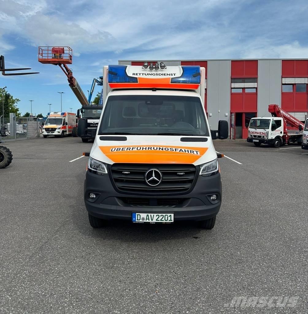 Mercedes-Benz 100 D Ασθενοφόρα