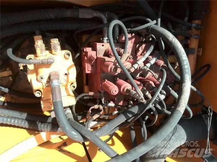 Hyundai R220LC-7 Εκσκαφείς με ερπύστριες