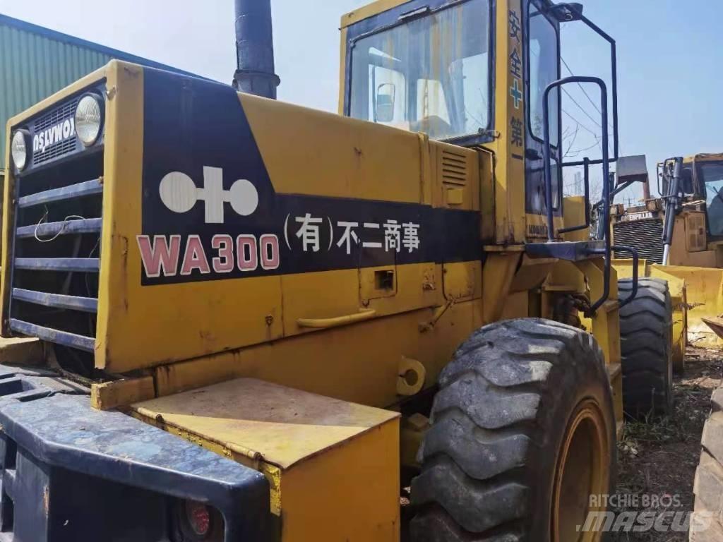 Komatsu WA 300 Φορτωτές με λάστιχα (Τροχοφόροι)