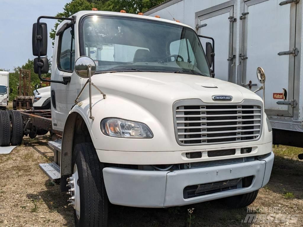 Freightliner M2106 Φορτηγά Σασί