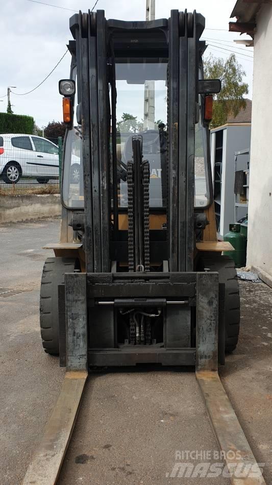 CAT GP 30 Περονοφόρα ανυψωτικά κλαρκ με φυσικό αέριο LPG