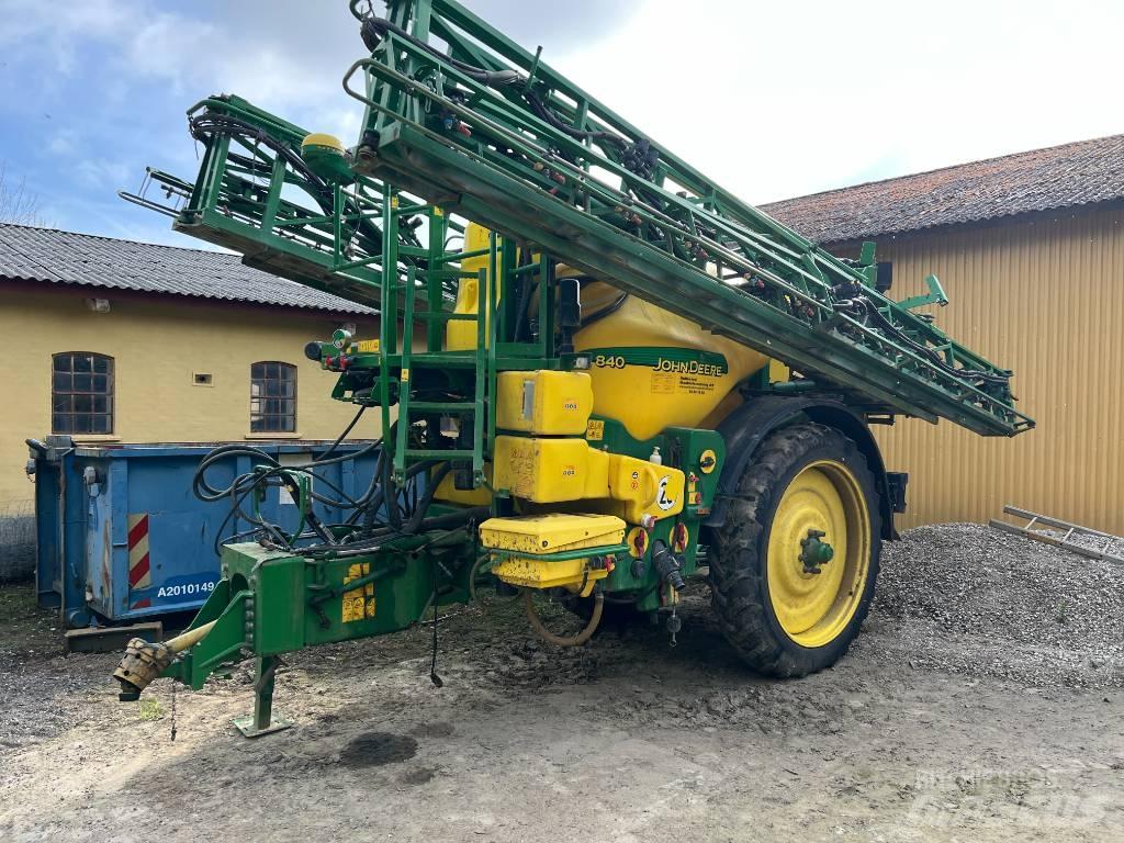John Deere 840 Ρυμουλκούμενα ψεκαστικά