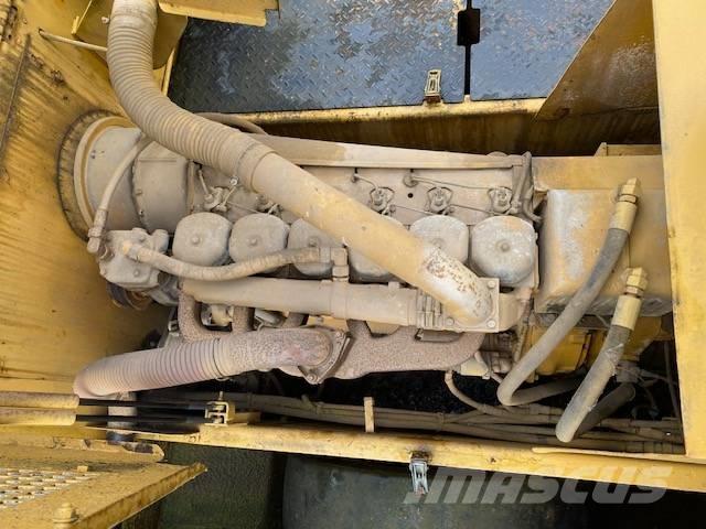 CAT PS 300 Κύλινδροι με επίσωτρα με αέρα