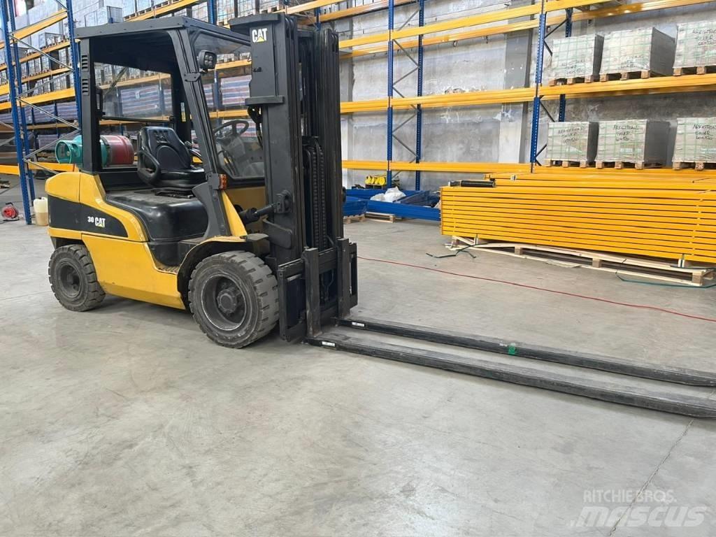 CAT CAT GP30N Περονοφόρα ανυψωτικά κλαρκ με φυσικό αέριο LPG