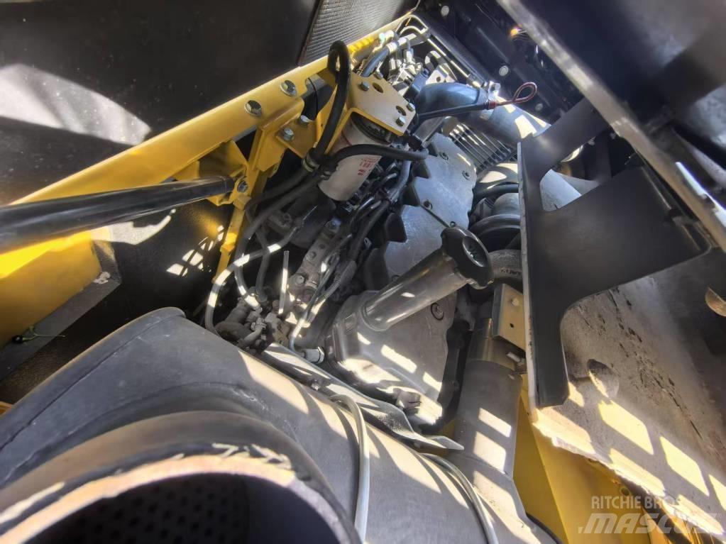 Komatsu PC 220-8 Εκσκαφείς με ερπύστριες
