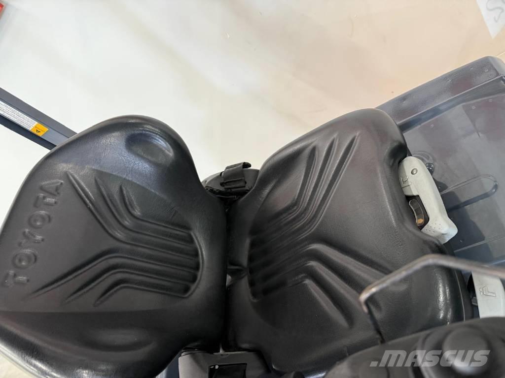 Toyota 11032 - 8FBM16T Ηλεκτρικά περονοφόρα ανυψωτικά κλαρκ