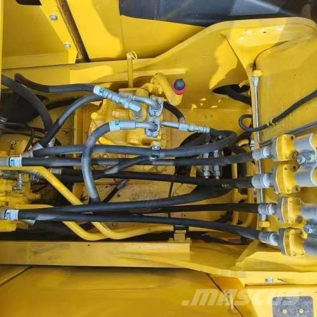 Komatsu PC 210 Εκσκαφείς με ερπύστριες