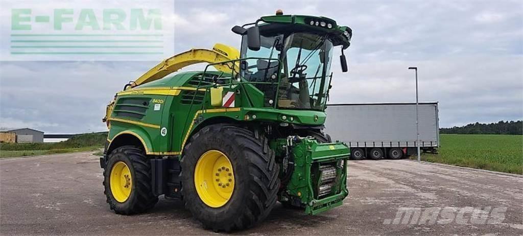 John Deere 8400 Μηχανές χορτονομής