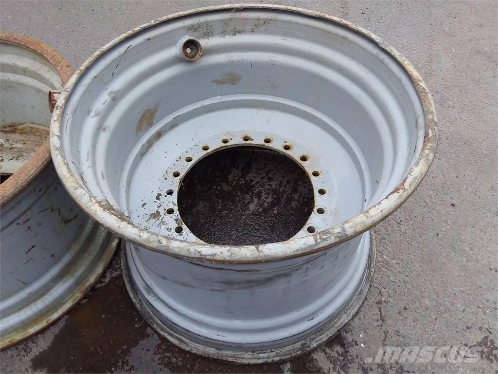 Komatsu 951 23x34 Ελαστικά και ζάντες