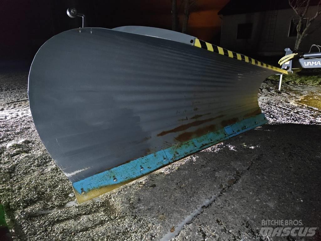 Snowek U320 alueaura Εκχιονιστήρες και χιονοδιώχτες