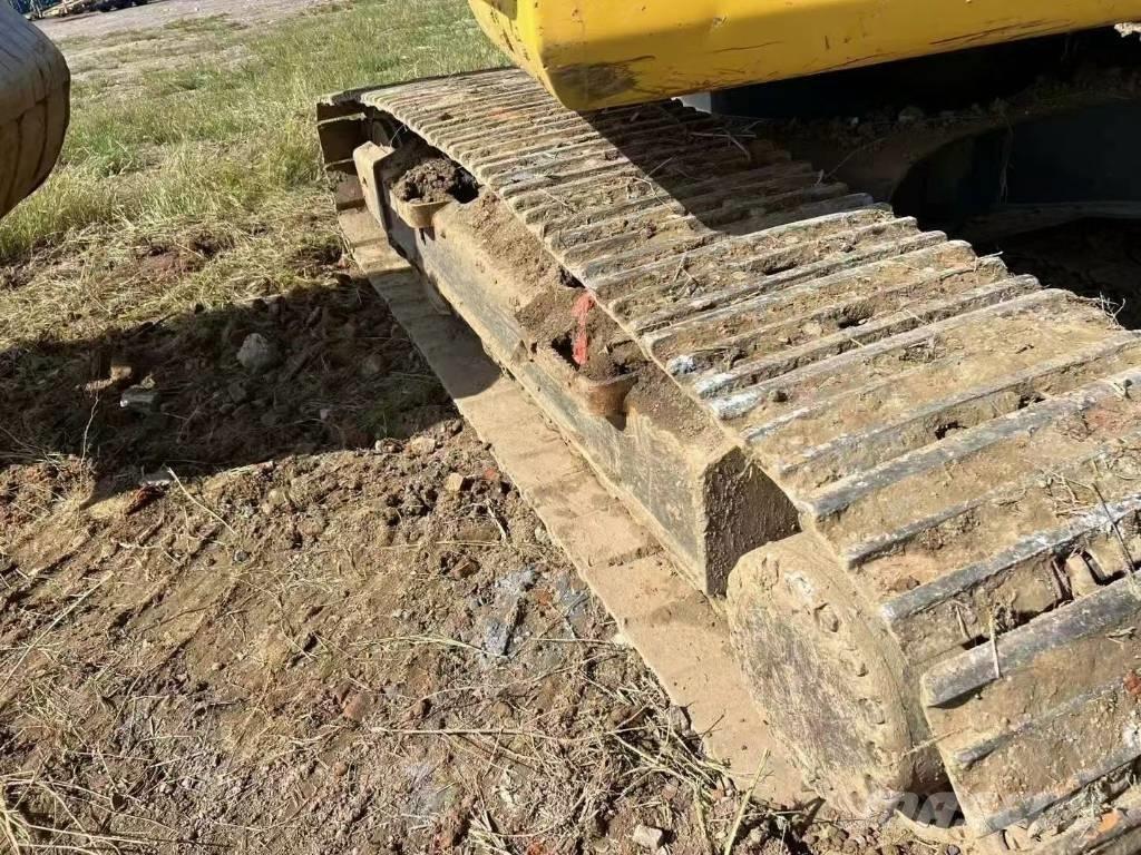 Komatsu PC 200 Εκσκαφείς με ερπύστριες