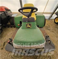 John Deere 1200 A Τσουγκράνες