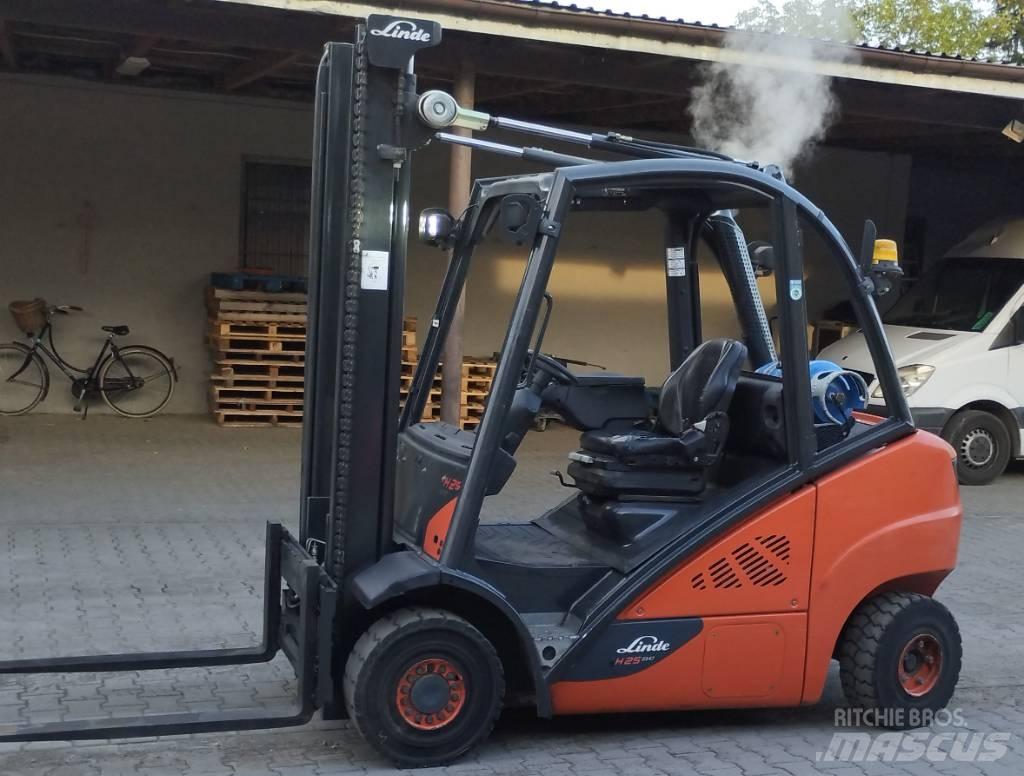 Linde H 25 T - 02 Περονοφόρα ανυψωτικά κλαρκ με φυσικό αέριο LPG