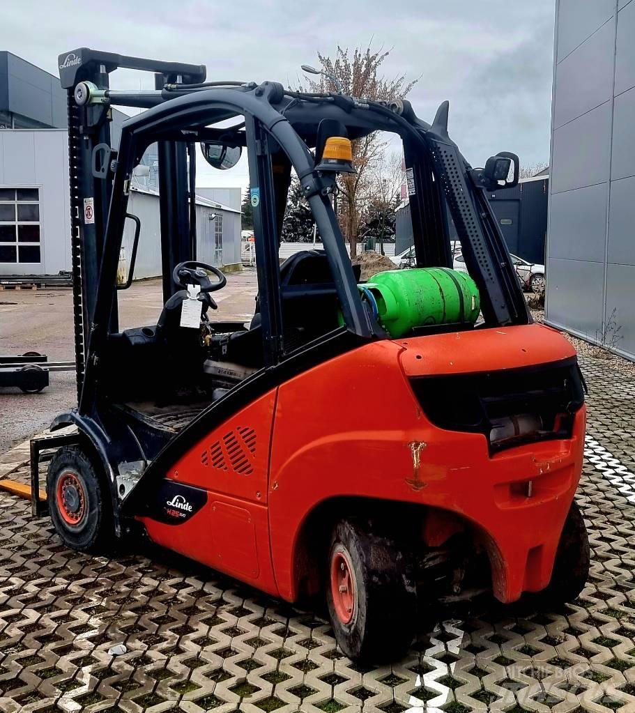 Linde H 25 T - 02 Περονοφόρα ανυψωτικά κλαρκ με φυσικό αέριο LPG
