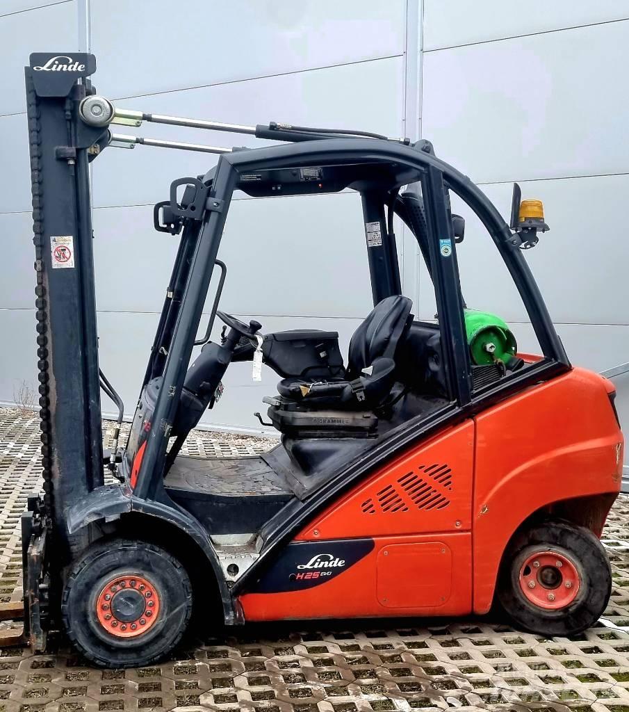 Linde H 25 T - 02 Περονοφόρα ανυψωτικά κλαρκ με φυσικό αέριο LPG