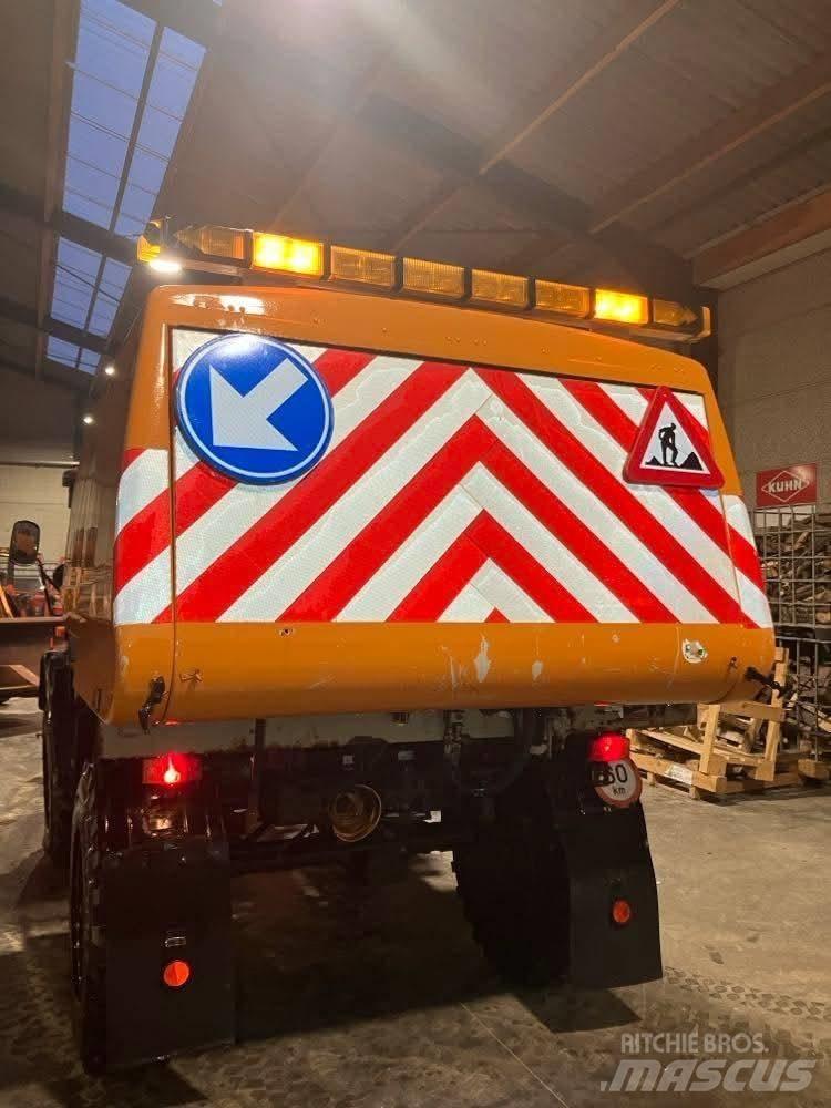 Mercedes-Benz unimog Σκούπες