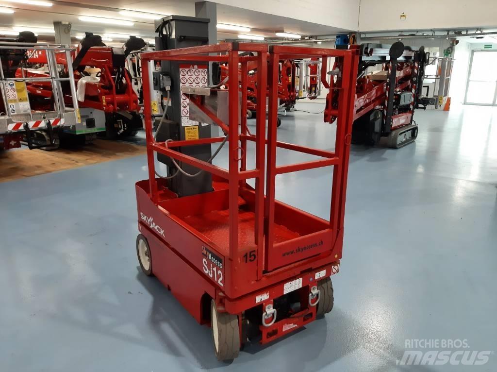 SkyJack SJ 12 Ανυψωτήρες με κατακόρυφους πυλώνες