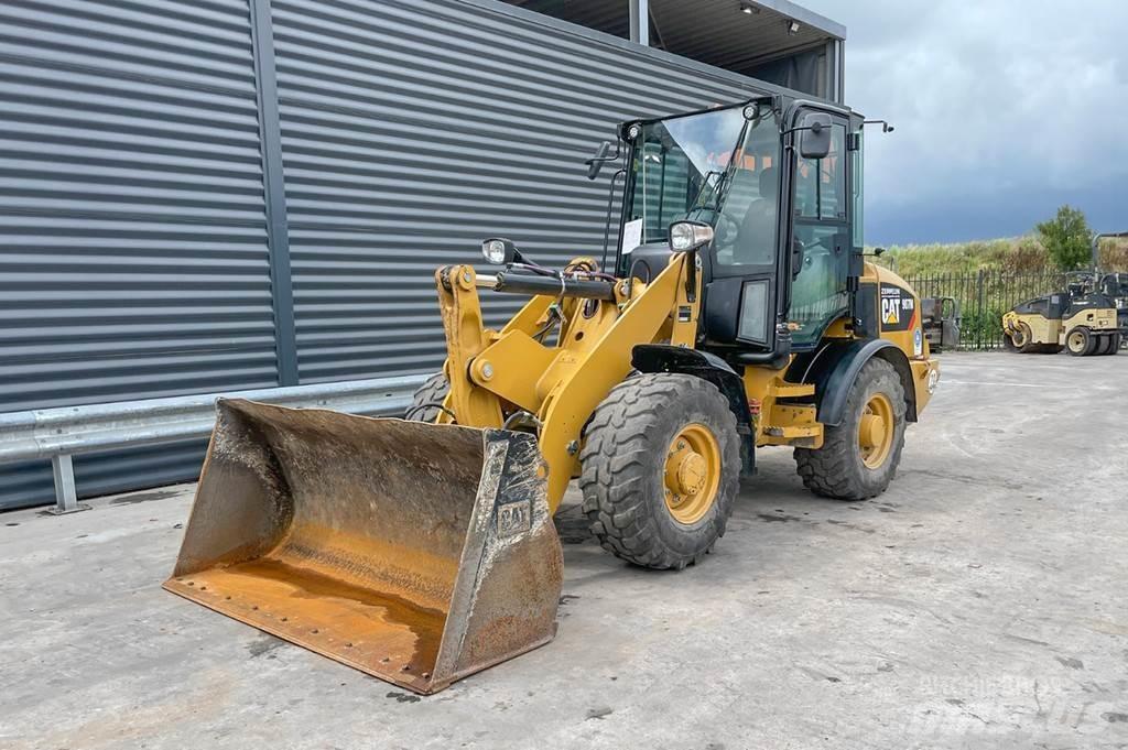 CAT 907M Φορτωτές με λάστιχα (Τροχοφόροι)