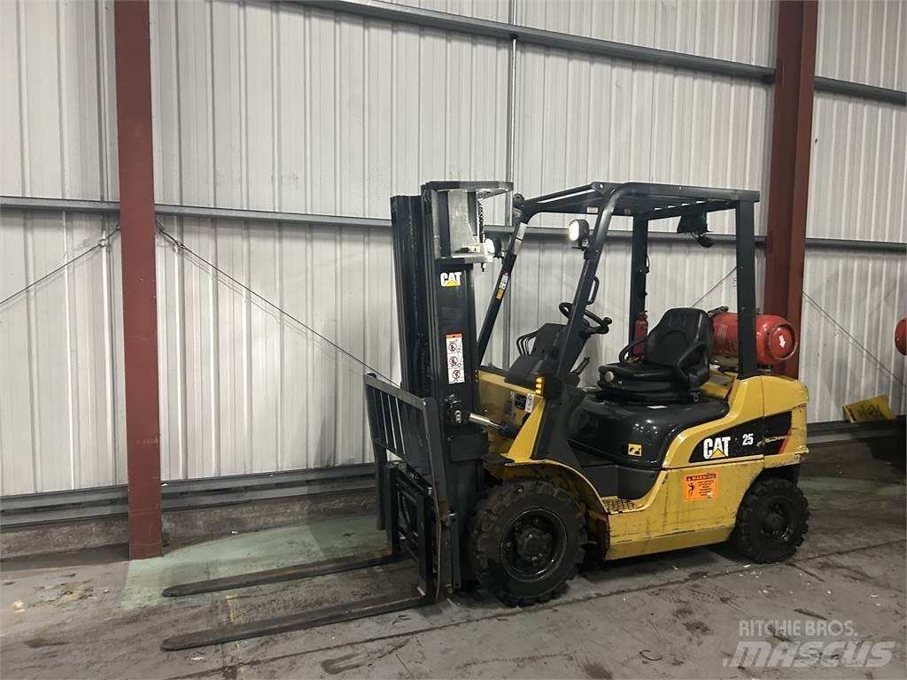 CAT GP25NT Περονοφόρα ανυψωτικά κλαρκ με φυσικό αέριο LPG