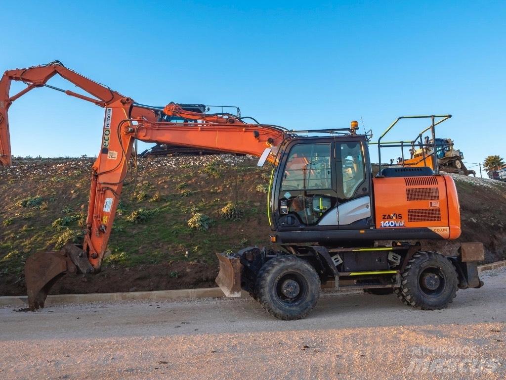 Hitachi 140W Εκσκαφείς με τροχούς - λάστιχα