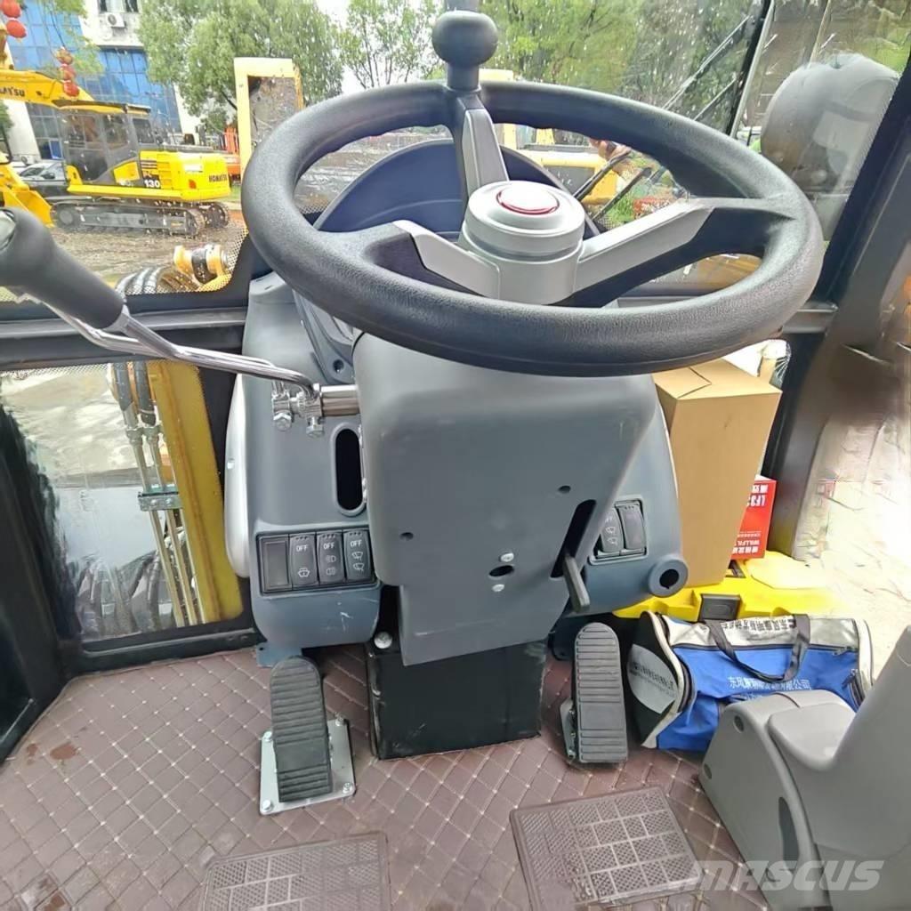 CAT 305.5 E Εκσκαφάκι (διαβολάκι) < 7t