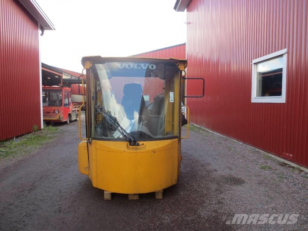 Volvo L 180 D Καμπίνες και εσωτερικό