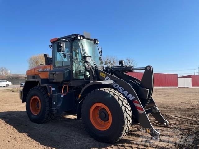Doosan DL 220 Φορτωτές με λάστιχα (Τροχοφόροι)