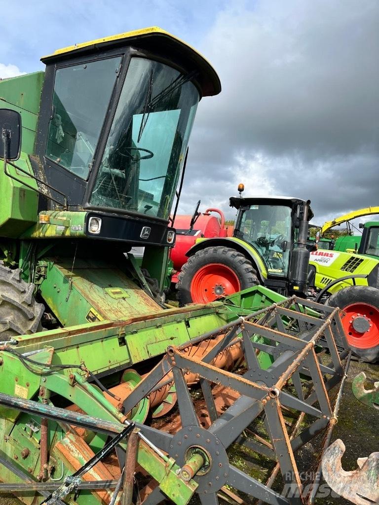John Deere 1055 Θεριζοαλωνιστικές μηχανές