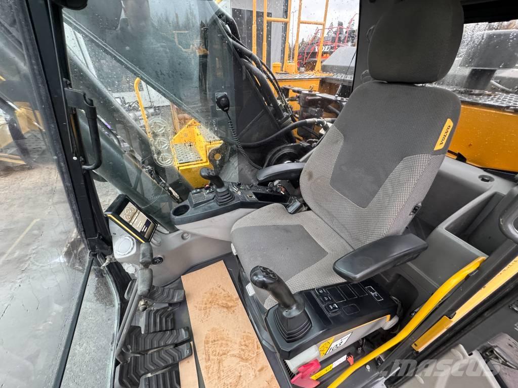 Volvo EC 300 E Εκσκαφείς με ερπύστριες