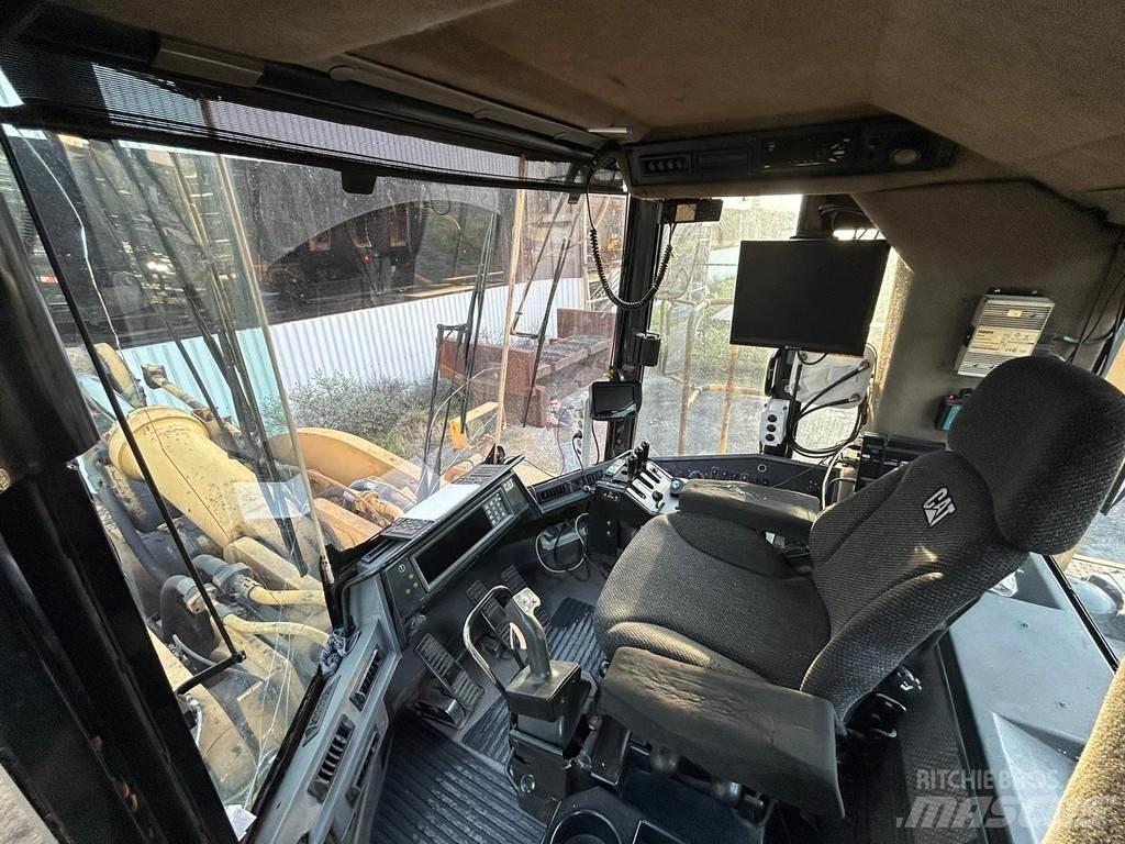 CAT 990 Φορτωτές με λάστιχα (Τροχοφόροι)