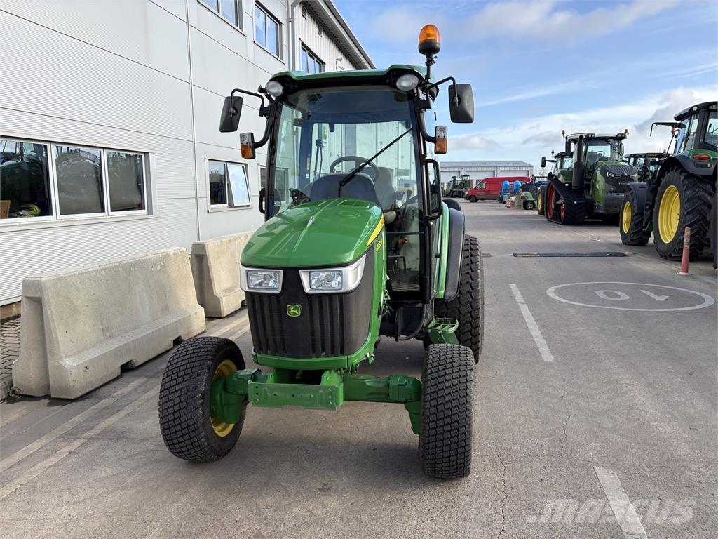 John Deere 4052R Τρακτέρ μικρών διαστάσεων