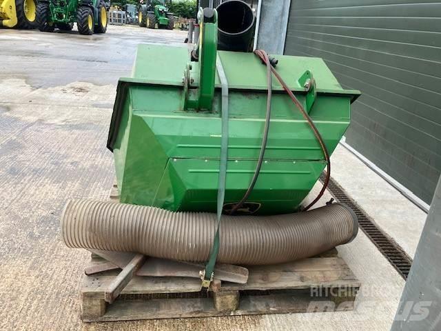 John Deere 580L Άλλα μηχανήματα φροντίδας εδάφους