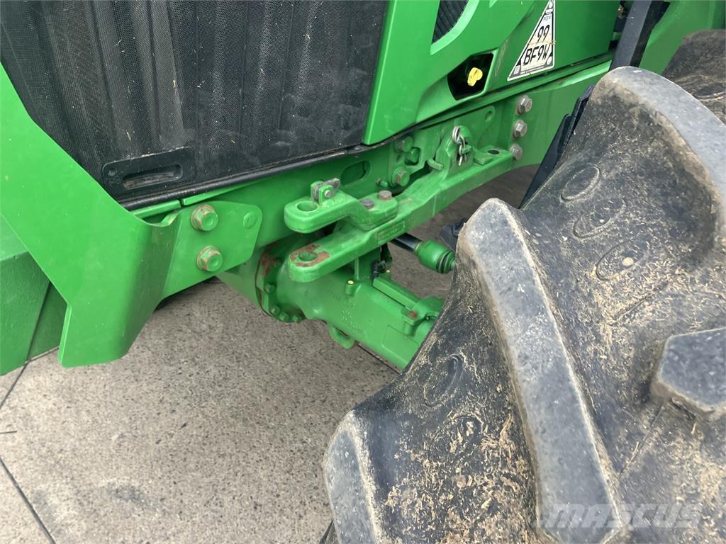 John Deere 6100M Τρακτέρ