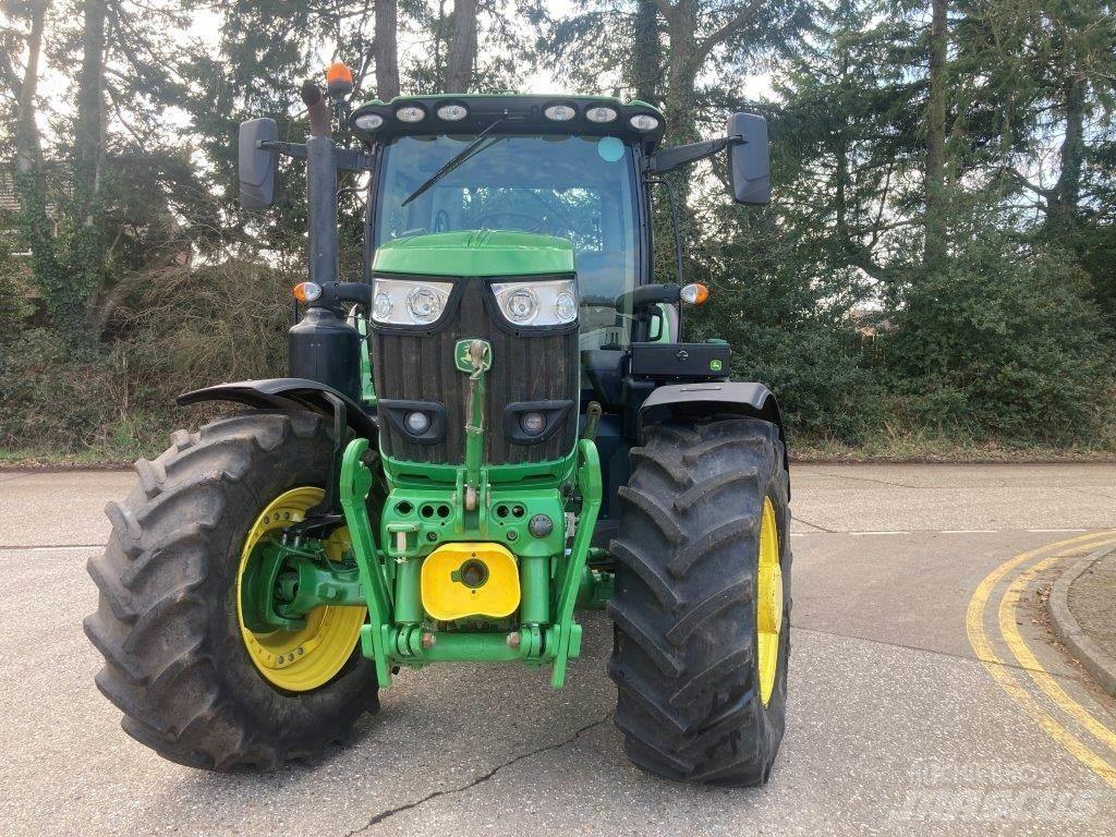 John Deere 6215R Τρακτέρ