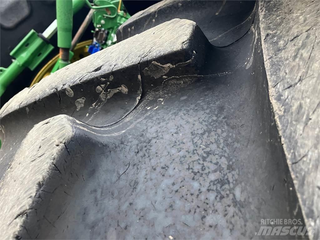 John Deere 6215R Τρακτέρ