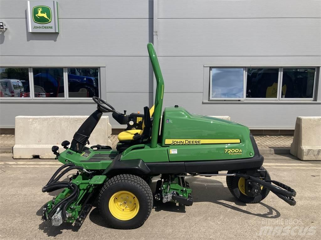 John Deere 7200A Χορτοκοπτικά ώθησης