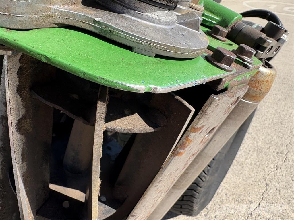 John Deere 7700A Χορτοκοπτικά ώθησης
