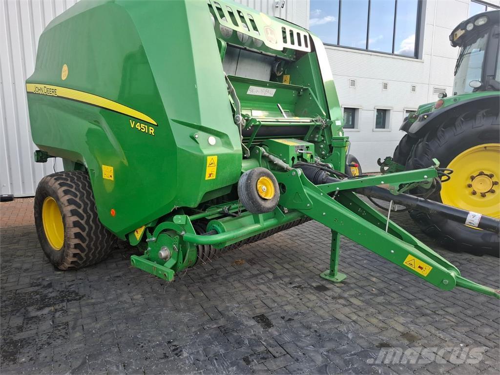 John Deere V451R Πρέσες τετράγωνων δεμάτων