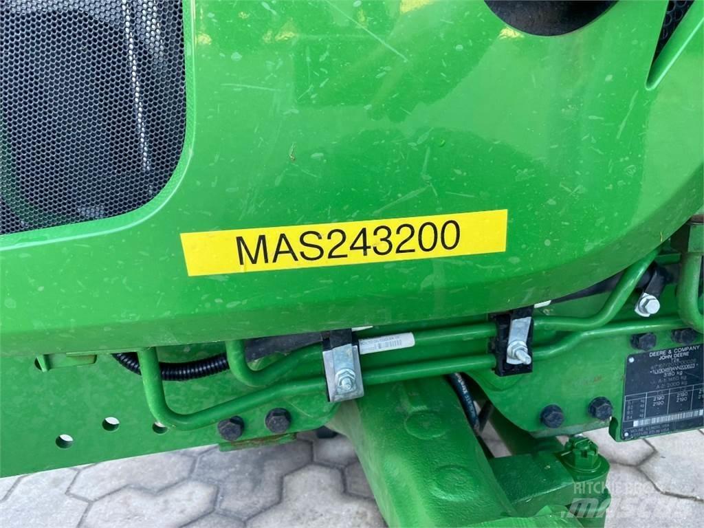 John Deere 3046R Τρακτέρ